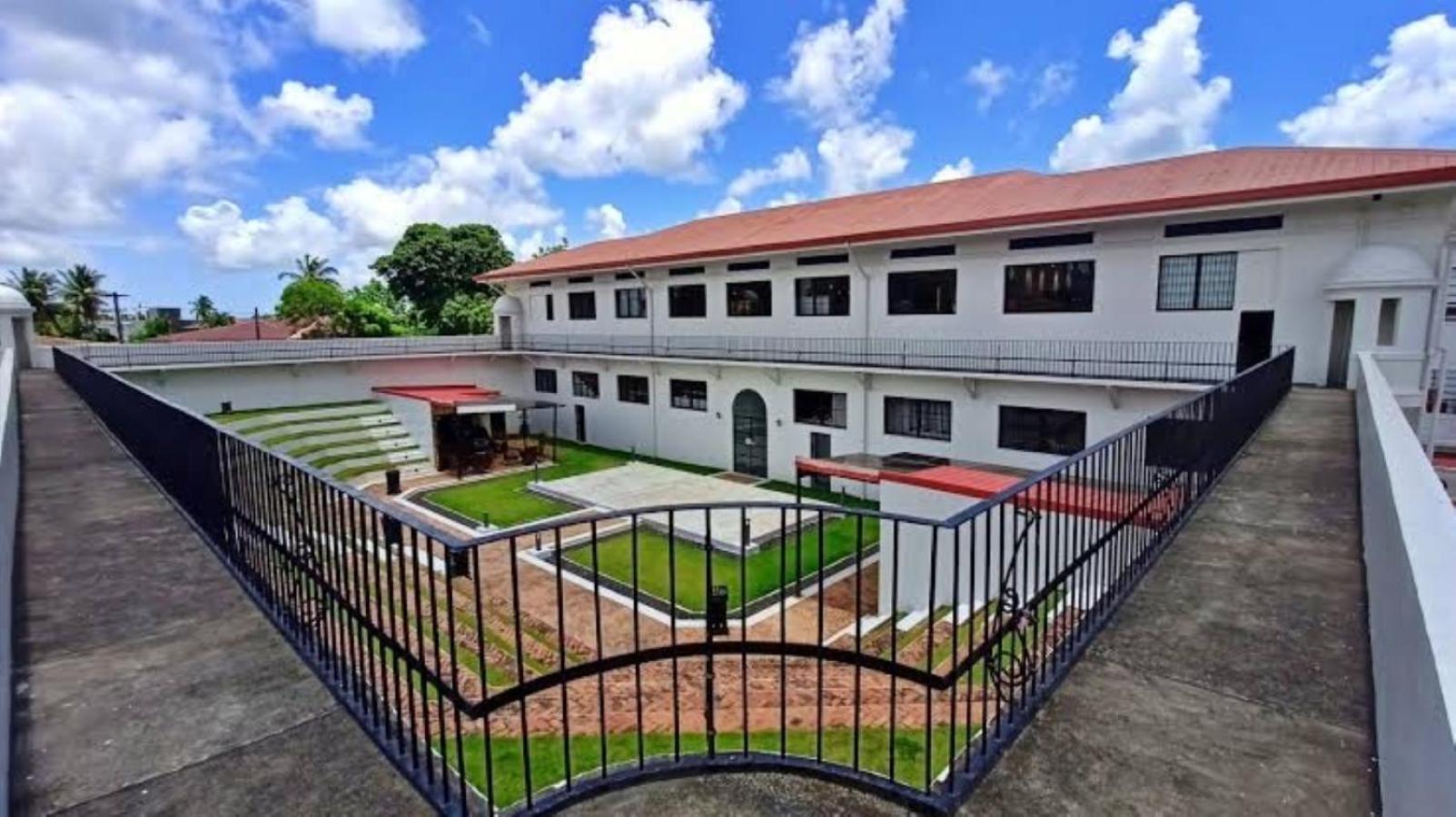 Fernando'S Hotel Sorsogon Kültér fotó