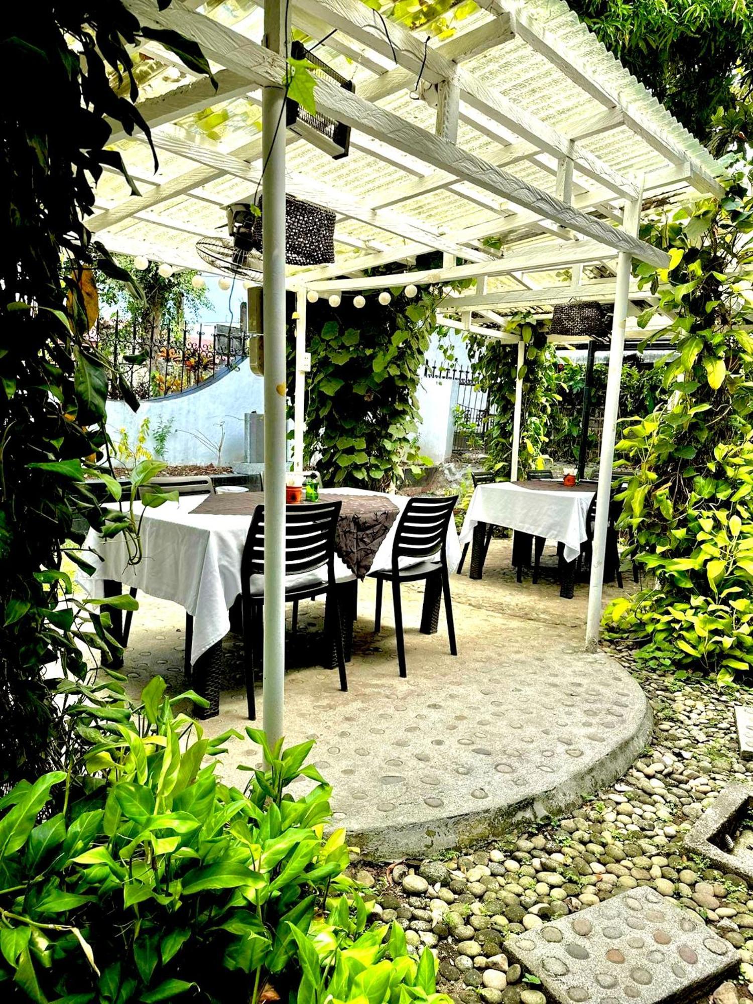 Fernando'S Hotel Sorsogon Kültér fotó